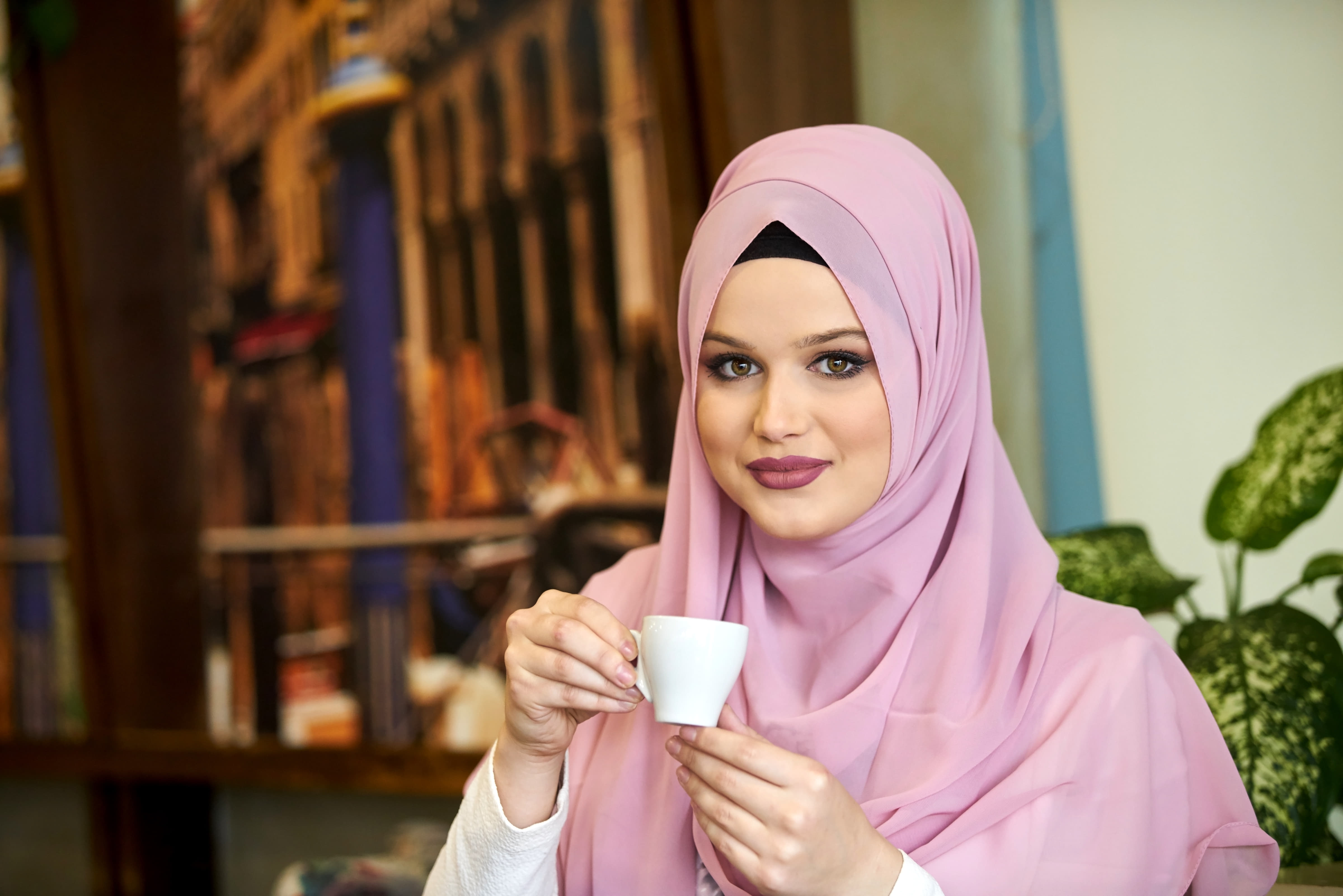 high-tea-with-a-view-at-the-palm-dubai-book-get-best-deals